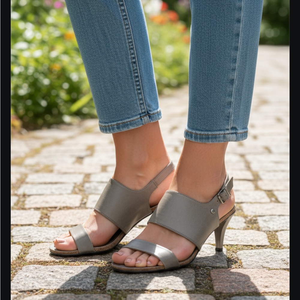 SIMPLY VERA VERA WANG GREY LEATHER HEELED SLINGBACKS SZ 10 PRELOVED IN VERY GOOD - Picture 3 of 16